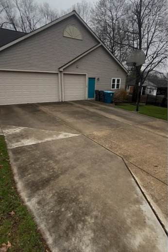 Affordable Concrete Driveway Pressure Cleaning Vicksburg MI before cleaning