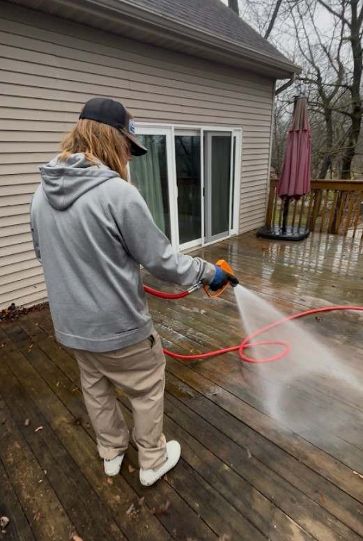 Best deck cleaning Kalamazoo MI by Swift Power & Soft Washing