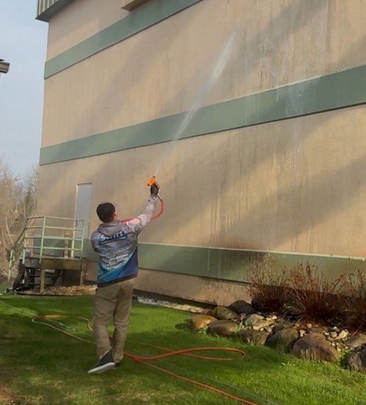 Building washing Portage by Swift Power & Soft Washing