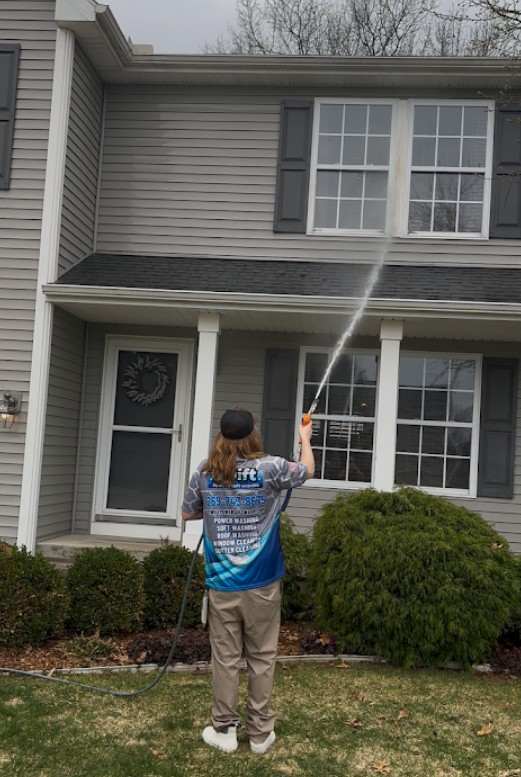 House washing Vicksburg MI by Swift Power & Soft Washing