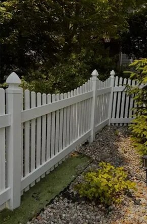 Vinyl fence cleaning in Kalamazoo, MI, after cleaning